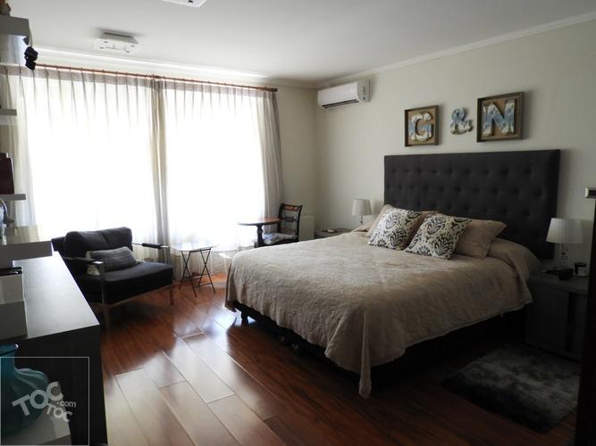 En Condominio - Linda Casa Sector San Carlos De Apoquindo