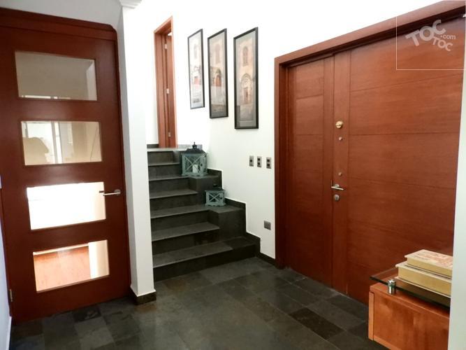 En Condominio - Linda Casa Sector San Carlos De Apoquindo