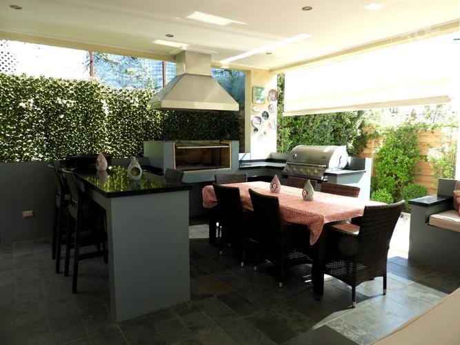 En Condominio - Linda Casa Sector San Carlos De Apoquindo