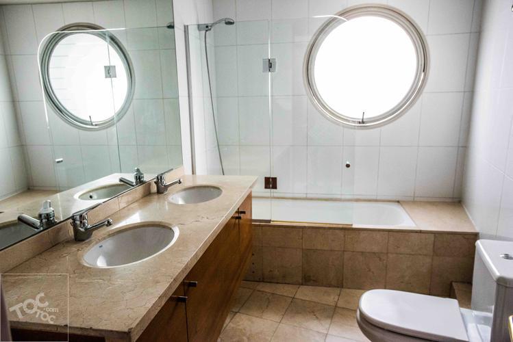 Arriendo departamento Presidente Riesco con el Golf