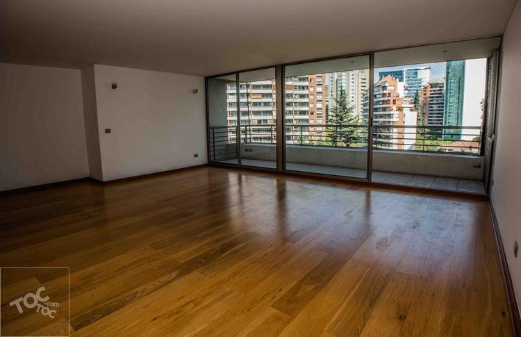 Arriendo departamento Presidente Riesco con el Golf