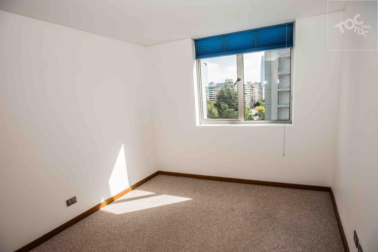 Arriendo departamento Presidente Riesco con el Golf