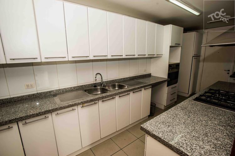 Arriendo departamento Presidente Riesco con el Golf