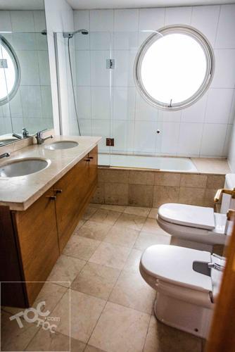 Arriendo departamento Presidente Riesco con el Golf