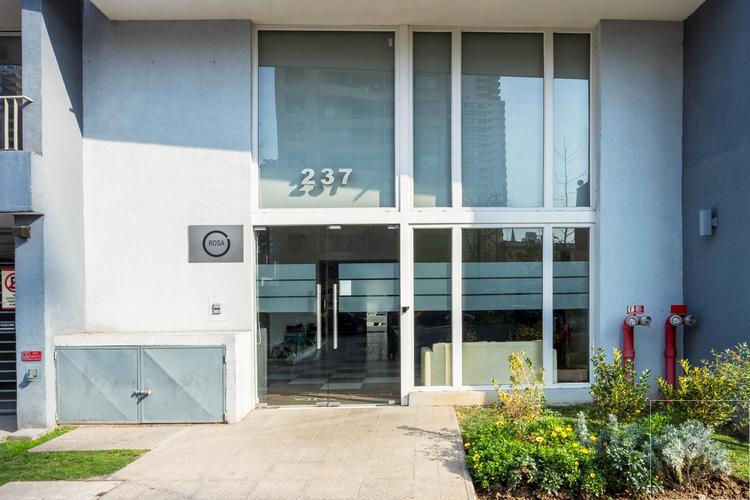 PROMOCIÓN 0% Comisión hasta 30-11 !!! Arriendo Departamento Santa Rosa 237 a Pasos de Metro Sta. Lucia