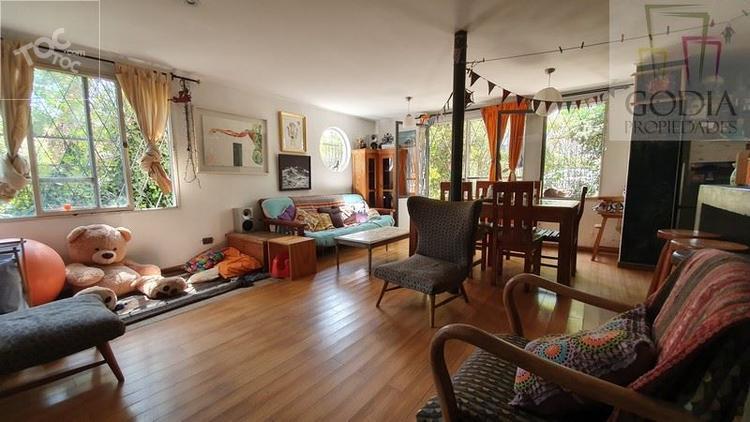 Impecable casa en calle Reina Victoria