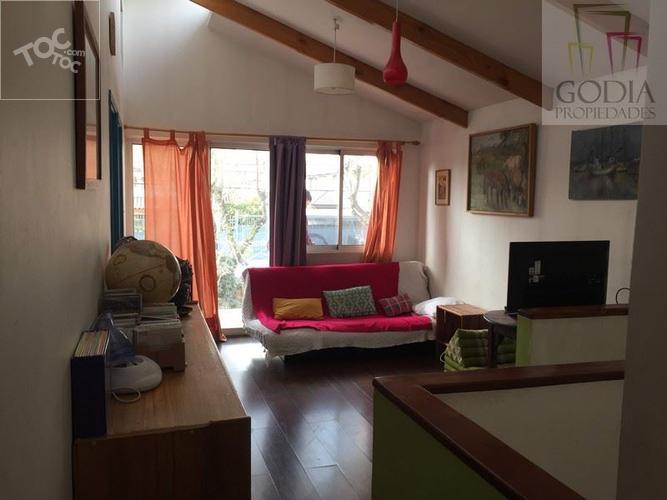 Impecable casa en calle Reina Victoria