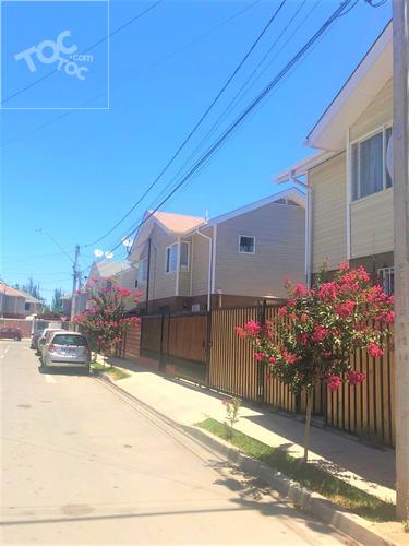 SE ARRIENDA CASA EN CONDOMINIO, COMUNA SAN BERNARDO
