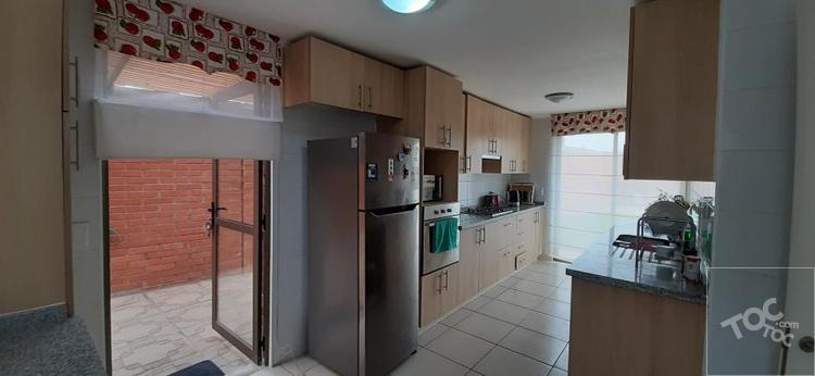 Casa 140 m2 con piscina, Valle Araucarias