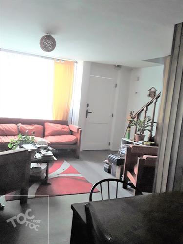 VENDE CASA AMERICO VESPUCIO/ PLAZA EGAÑA