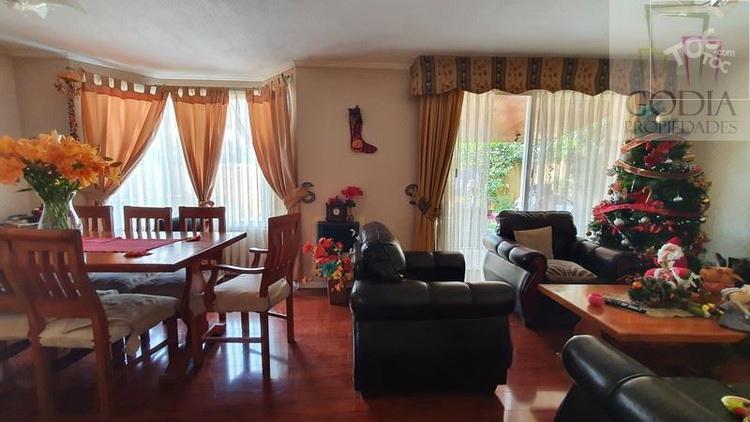 ¡EXCELENTE casa en condominio cerrado!