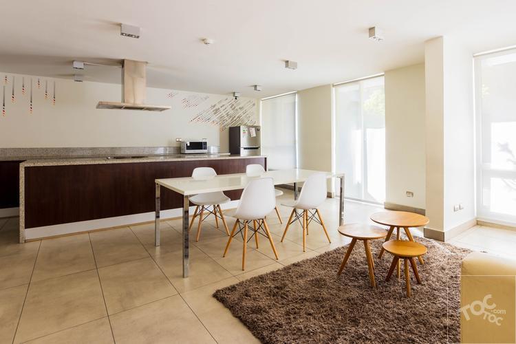 Promoción hasta 31-01 Sin Comisión por Corretaje !!! Arriendo Departamento 2 Habitaciones y 2 Baños Santa Rosa 237 Metro Santa Lucia