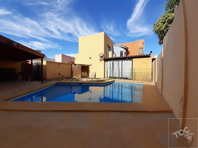 Casa en Condominio Los Lirios del Desierto.