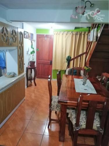 Departamento duplex en villa Raúl Silva Henriquez, Cerrillos