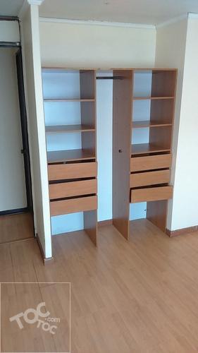 Conjunto Residencial Parque Larrain Departamento 2 amplios dormitorios con closet.