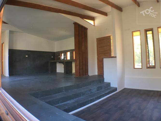 Moderna y Nueva Casa de Diseño en Saltos de Mariman