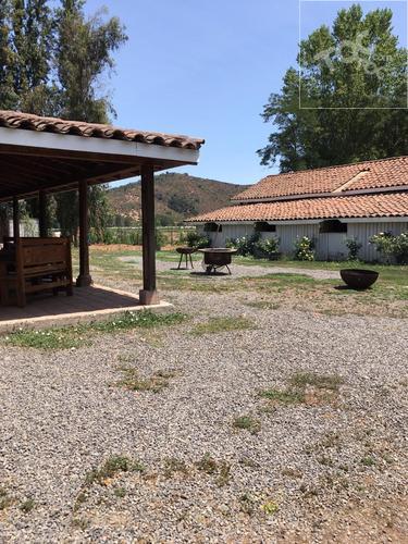 CASA CON MEDIA LUNA Y PESEBRERAS