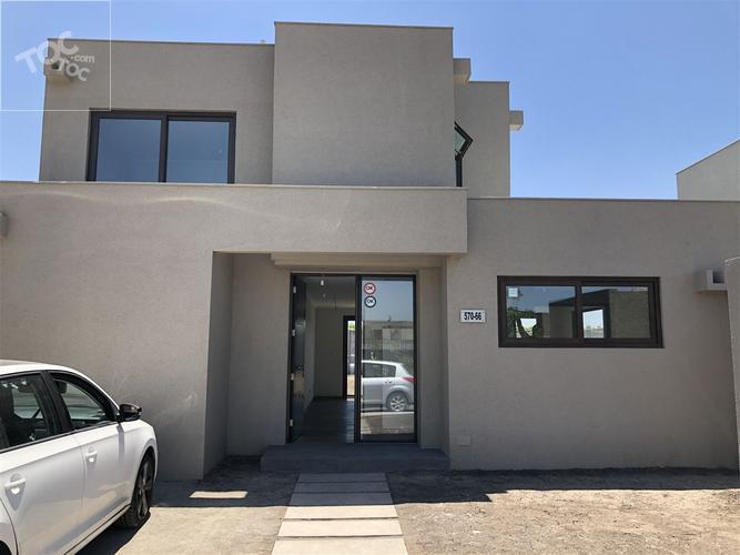 Santa Elena / Condominio Valle Nogales