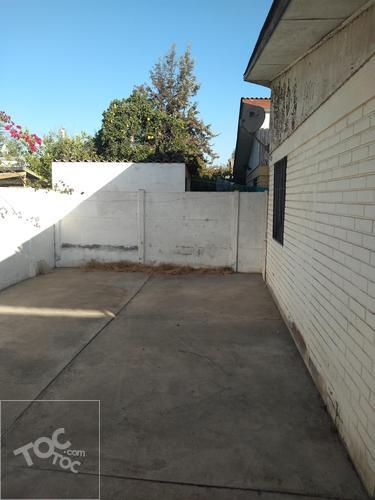 Casa 3 habitaciones, estacionamiento, Villa Esplendor