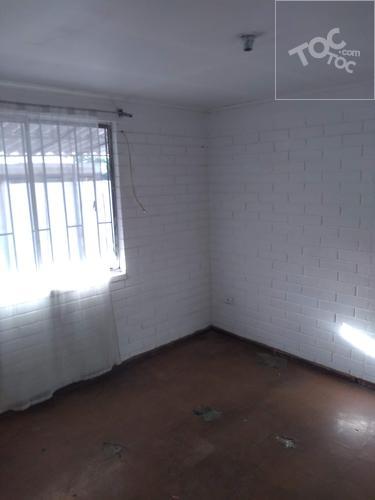 Casa 3 habitaciones, estacionamiento, Villa Esplendor