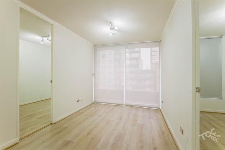 Departamento 2 Habitaciones y 2 Baños Santa Rosa 237 Cercano a Metro Santa Lucia