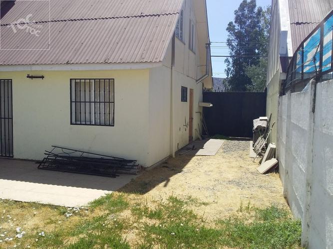 SE VENDE CASA EN CONDOMINIOS LIRCAY