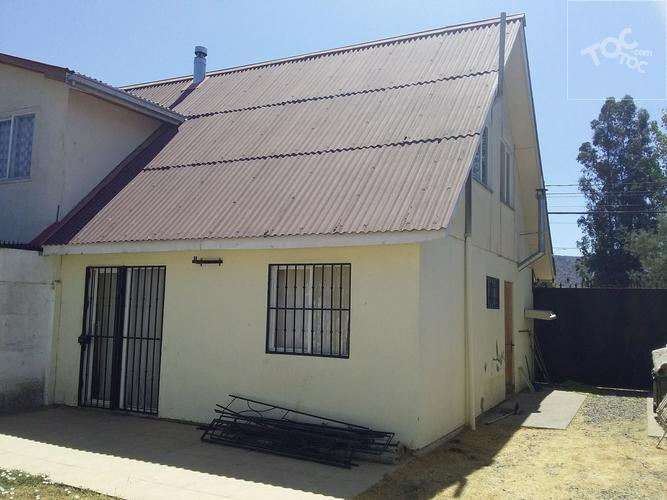 SE VENDE CASA EN CONDOMINIOS LIRCAY