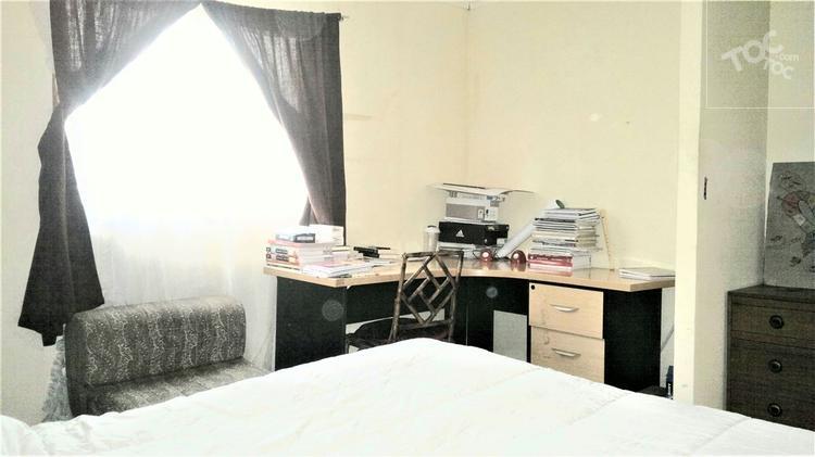 Casa casi nueva. ¡¡Excelente ubicación!!