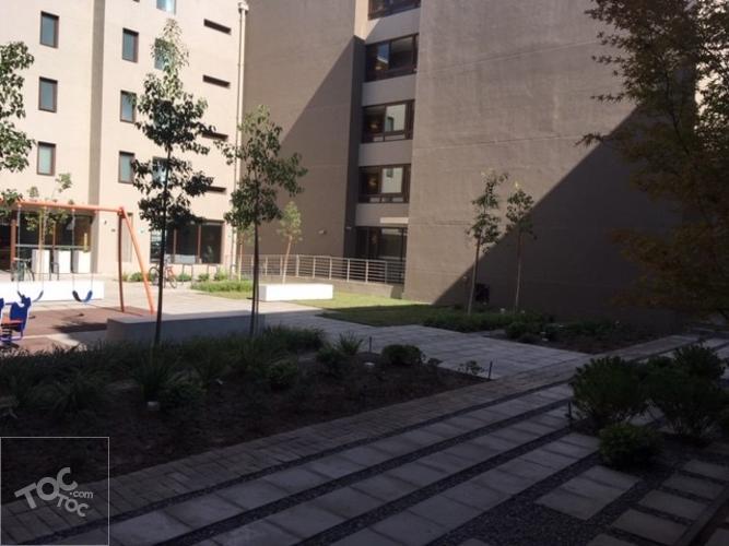 Departamento con jardín en calle Pedro Torres
