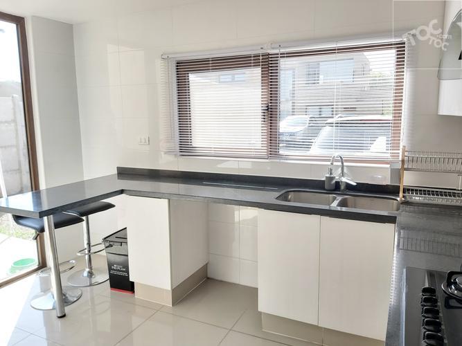 Se vende preciosa casa con piscina en Condominio Peumayén en Brisas Norte, Chicureo