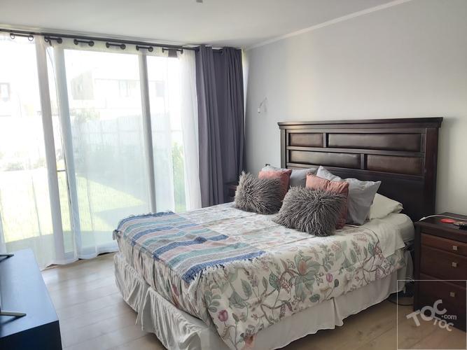 Se vende preciosa casa con piscina en Condominio Peumayén en Brisas Norte, Chicureo