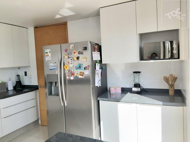 Se vende preciosa casa con piscina en Condominio Peumayén en Brisas Norte, Chicureo