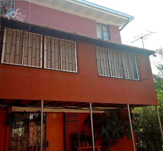 Con buena ubicación a pasos de Parques y Centros deportivos