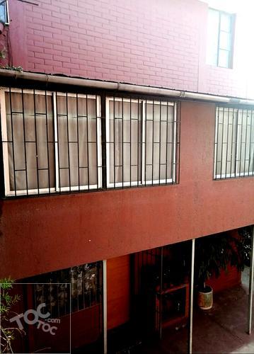 Con buena ubicación a pasos de Parques y Centros deportivos