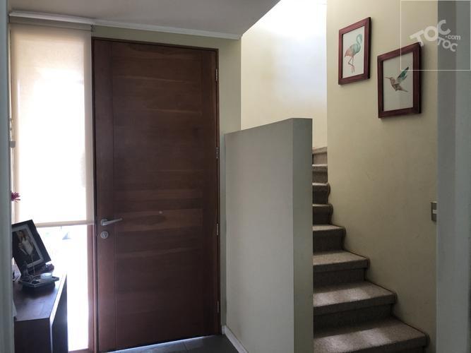 Santa Elena 278, Colina