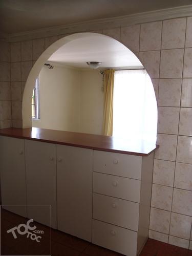 CASA PAREADA CON MUCHA LUZ NATURAL MAIPU