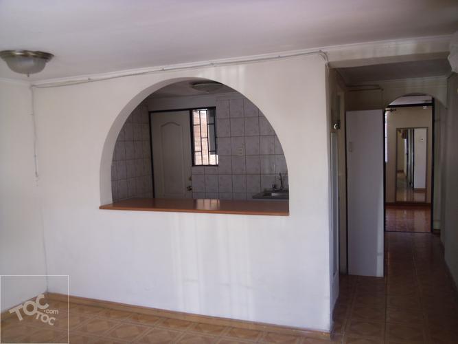 CASA PAREADA CON MUCHA LUZ NATURAL MAIPU