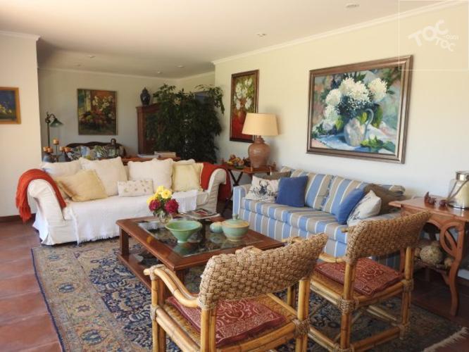 Excelente casa con vista a laguna y Cancha de Golf