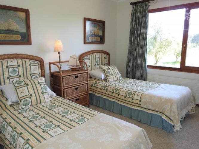 Excelente casa con vista a laguna y Cancha de Golf