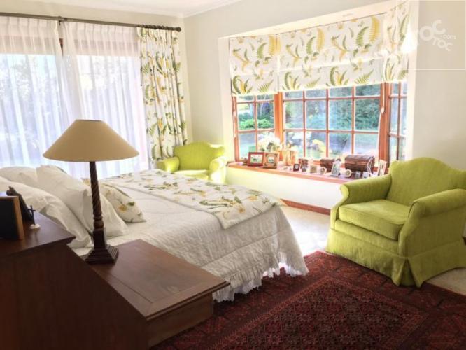 Excelente casa con vista a laguna y Cancha de Golf
