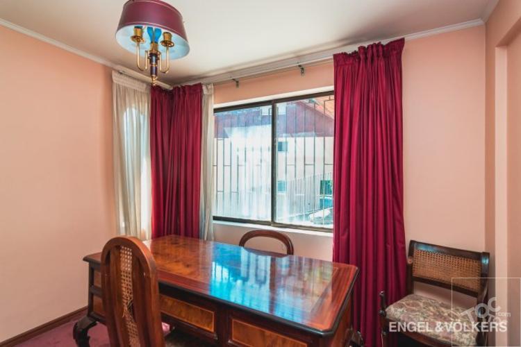 Gran casa, apta para oficina o Institución en Cerro la Virgen