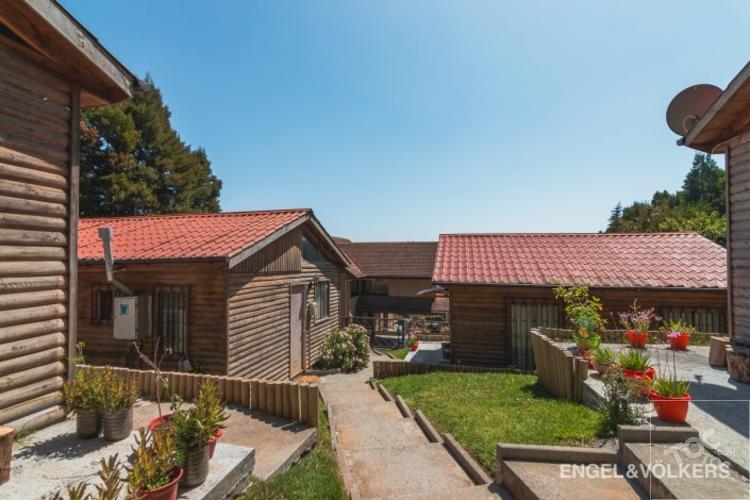 Gran casa, apta para oficina o Institución en Cerro la Virgen