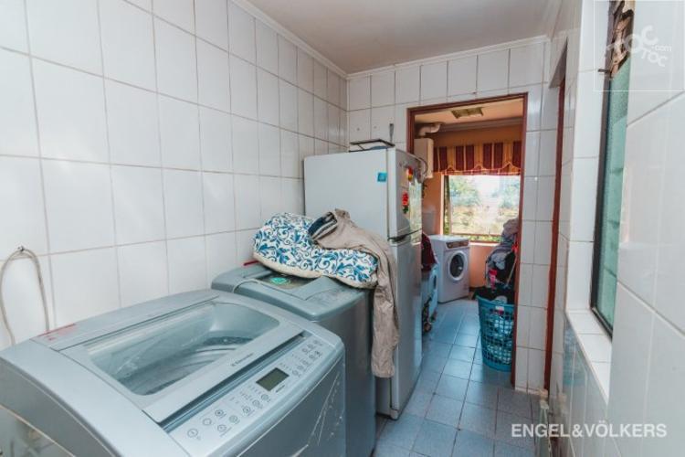Gran casa, apta para oficina o Institución en Cerro la Virgen