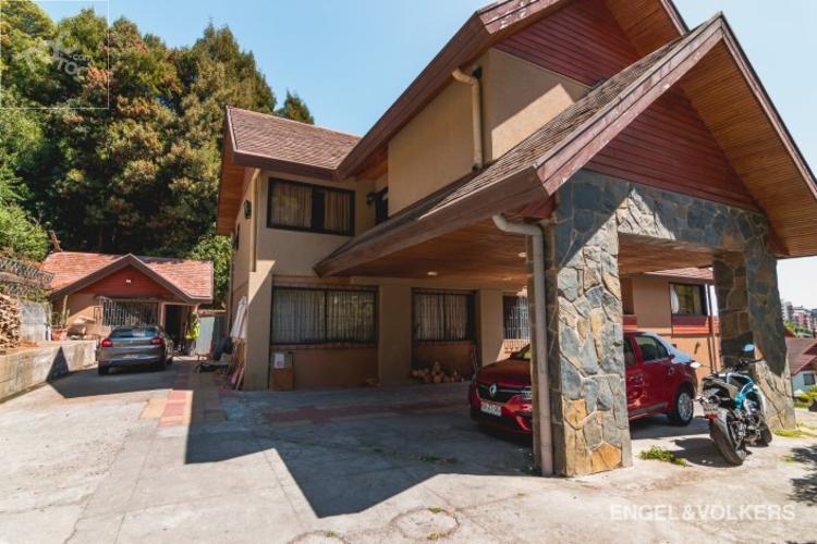 Gran casa, apta para oficina o Institución en Cerro la Virgen