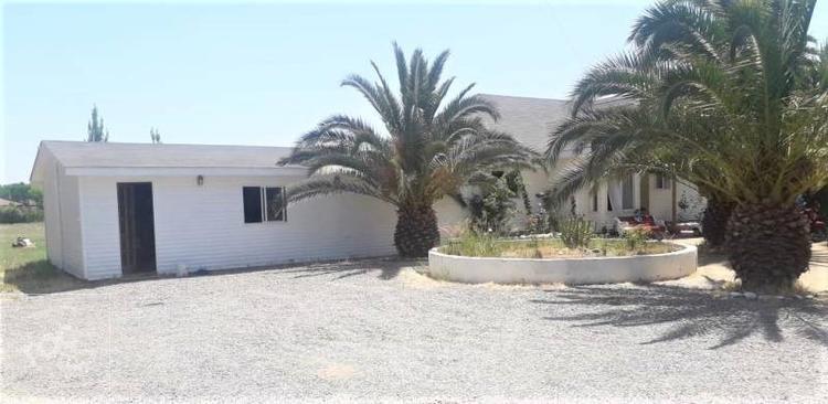 Amplia casa en parcela, Condominio Los Comendadores, Batuco