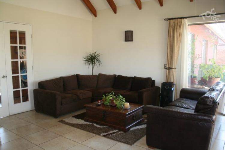 Casa en condominio con acceso 5 Sur.