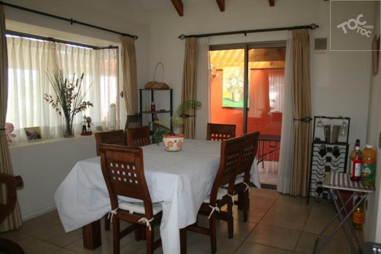 Casa en condominio con acceso 5 Sur.