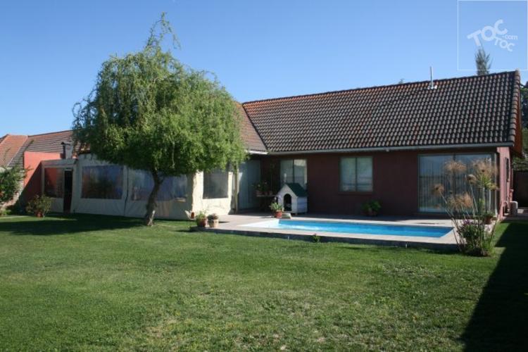 Casa en condominio con acceso 5 Sur.