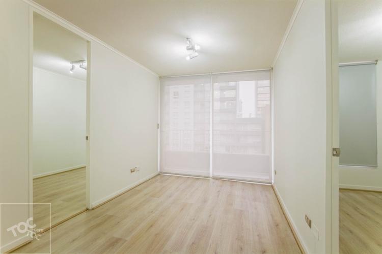 PROMOCIÓN $0 COMISIÓN hasta 31-03 !!! Departamento 2 Habitaciones y 2 Baños Santa Rosa 237 cercano Metro Santa Lucia