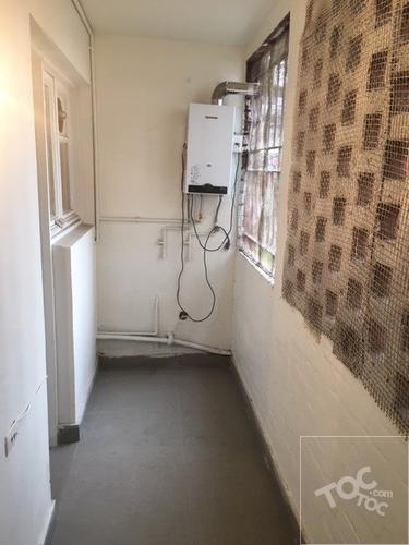 METRO ÑUÑOA / DEPARTAMENTO REMODELADO CON ESTACIONAMIENTO Y BODEGA